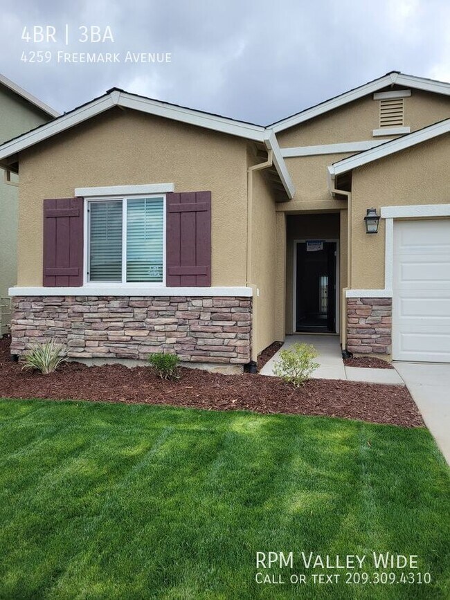 Building Photo - Available Now! Don't miss out on the gorge...