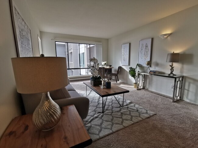 Foto del edificio - One Bedroom Condo Available in Watergate C...