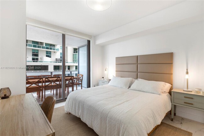Foto del edificio - 488 NE 18th St