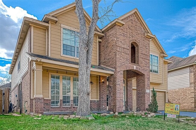 Building Photo - 16435 Beewood Glen Dr