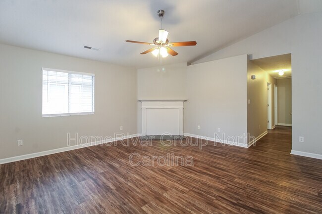 Building Photo - 1702 Hertford St