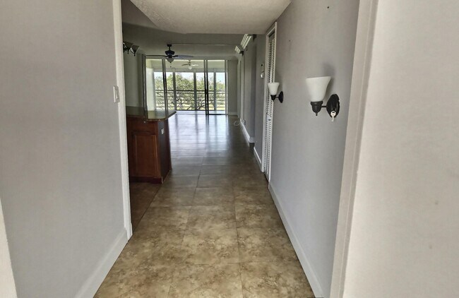 Building Photo - 3080 N Course Dr
