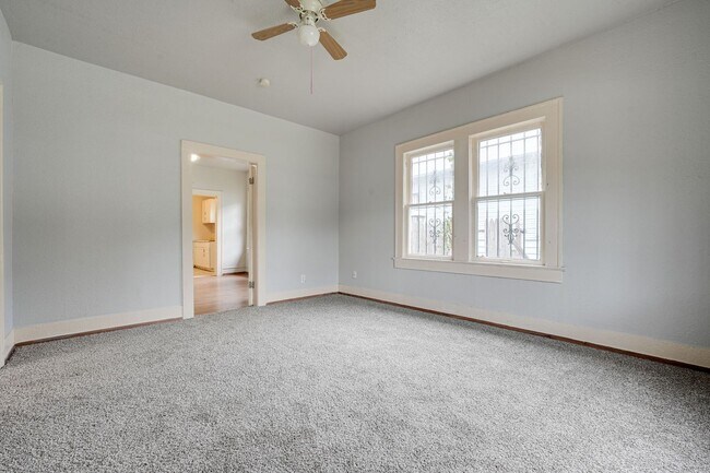 Building Photo - 3 Bed 2 Bath House for Lease