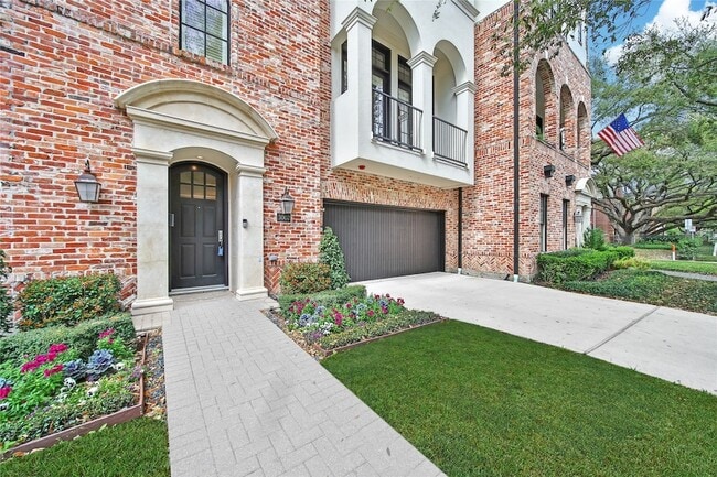 Foto del edificio - 3002 Mid Ln