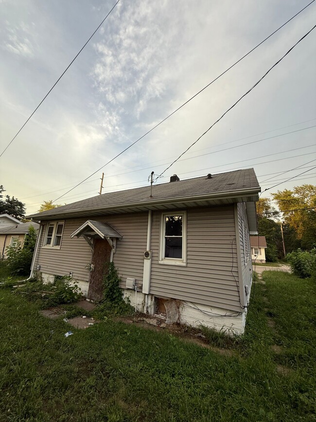 Building Photo - 1439 N Jasper St