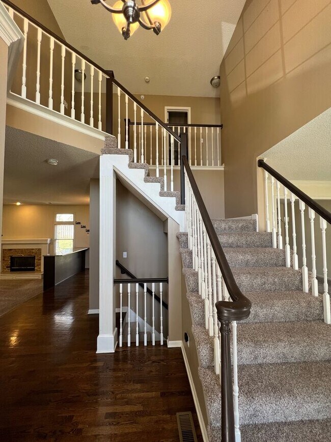 Foto del edificio - Welcome to this beautiful 4-bedroom, 2.5-b...