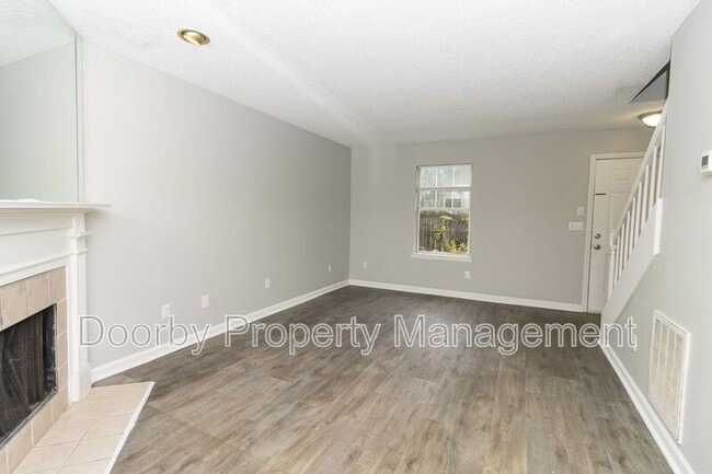 Building Photo - 2827 Dayton Blvd