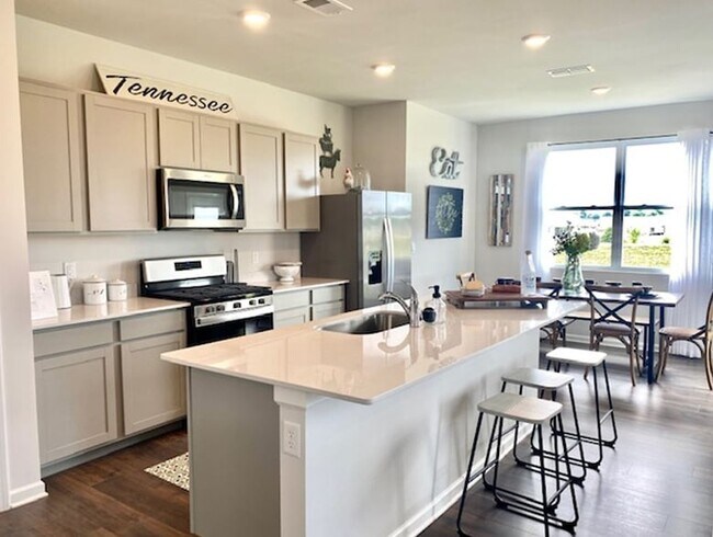 Foto del edificio - 2124 Seiver Ln