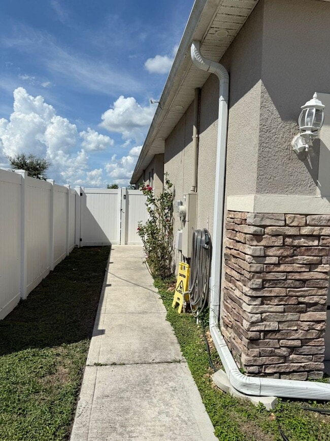 Foto del edificio - Furnished 1-Bedroom Apartment in Kindred – Kissimmee, FL 34744