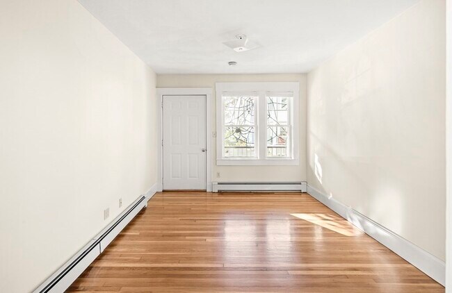 Building Photo - 23 Brimmer St