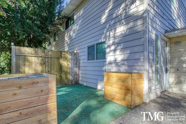 Building Photo - Great 2BD 2-Story Condo in Fantastic Casca...