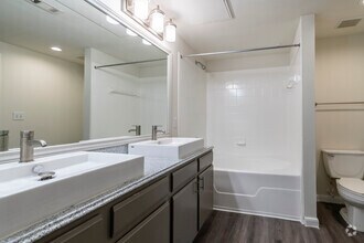 1BR/1BA, 820SF - Bathroom - Sierra at Fall Creek