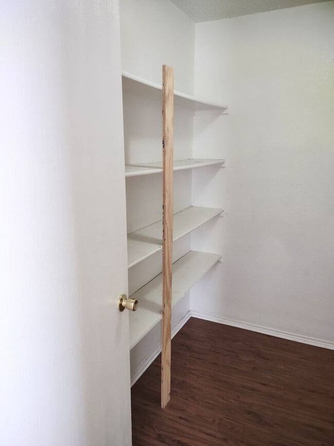 $1945 3 bedroom / 2 bath house in Quail Run in Sanger - $1945  3 bedroom / 2 bath house in Quail Run in Sanger