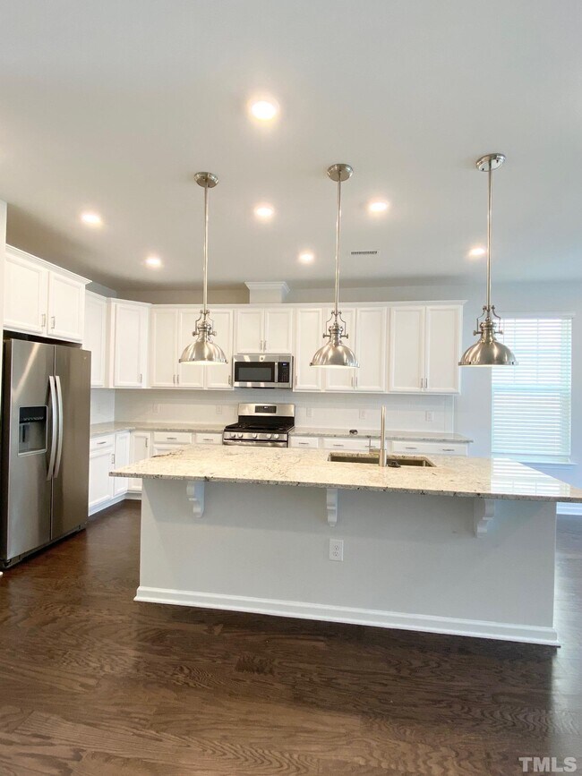 Foto del edificio - 1046 Commack Dr