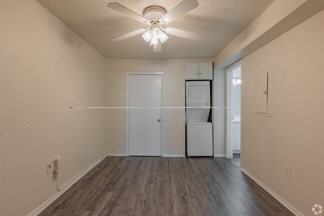 Photo - University View Denton Apartments