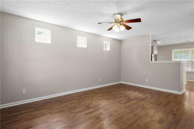 Foto del edificio - 168 Oak Grove Pl