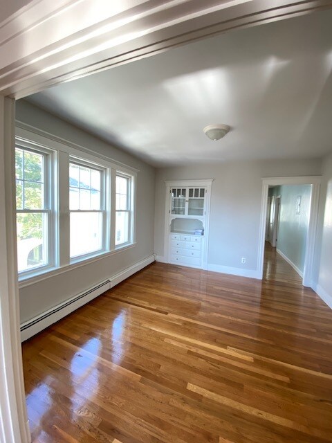 Building Photo - 439 Medford St