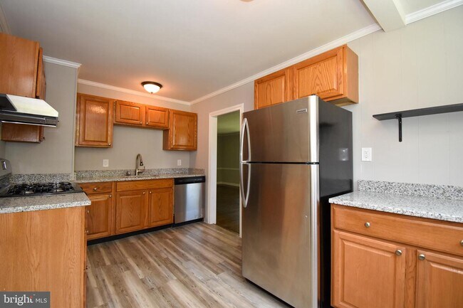 Building Photo - 269 Lott Ave