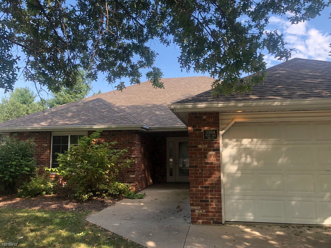 Primary Photo - 4 br, 2.5 bath House - 3904 W Oak Dr