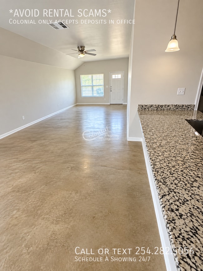 Building Photo - 3111 Stonewall Dr