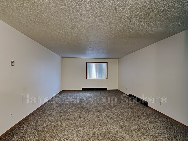 Building Photo - 1320 3rd St