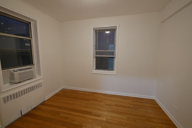 Foto del edificio - 6360 102nd St
