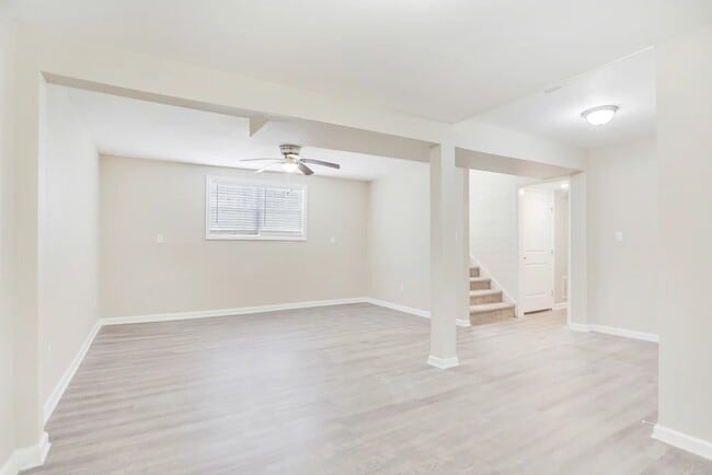 Building Photo - 1695 Line St