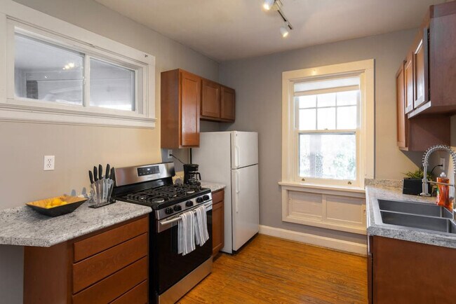 Foto del edificio - 2584 Madison Rd