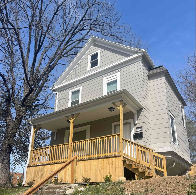 2421 Chestnut Ave Unit B, Kansas City, MO 64127 Room for Rent in