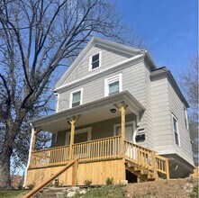 Building Photo - 2421 Chestnut Ave