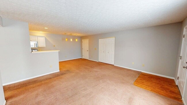 Building Photo - 5485 Garden Ridge