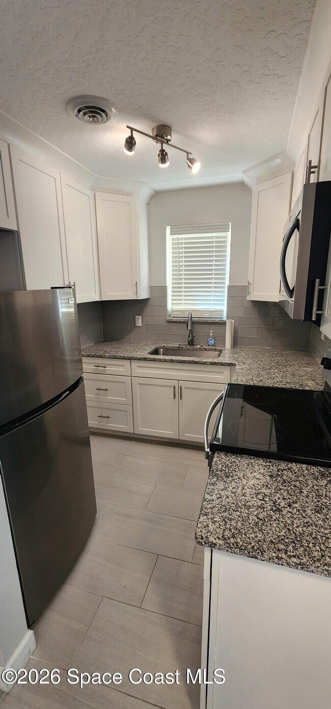 Foto del edificio - 310 Taylor Ave