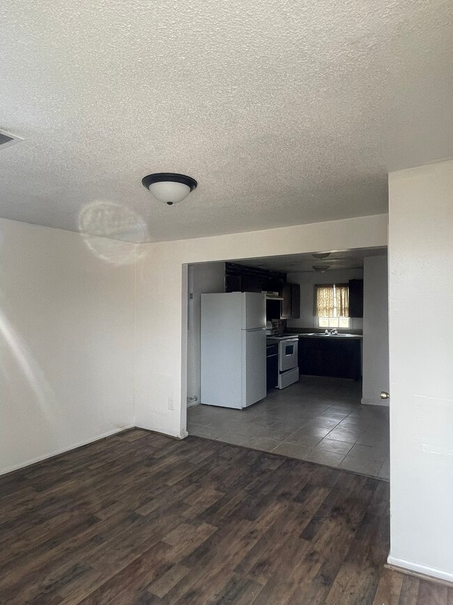 Building Photo - 520 Buckley St