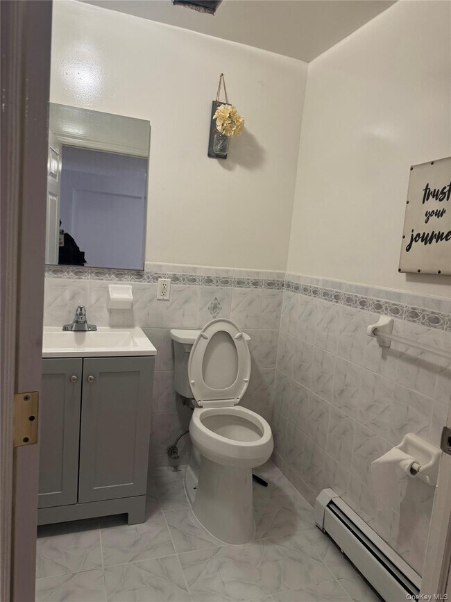 Foto del edificio - 65-95-95 Terrace Ct