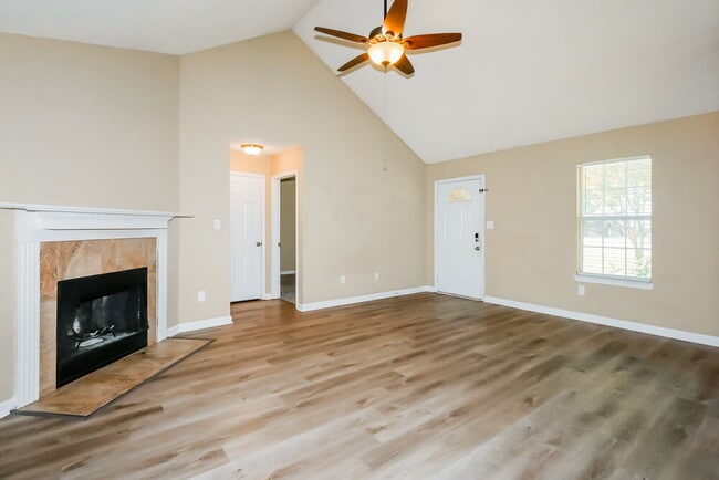 Building Photo - 6916 Fox Briar Cove