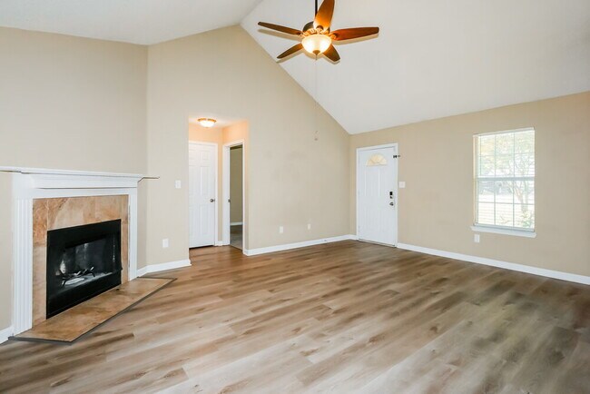 Foto del edificio - 6916 Fox Briar Cove