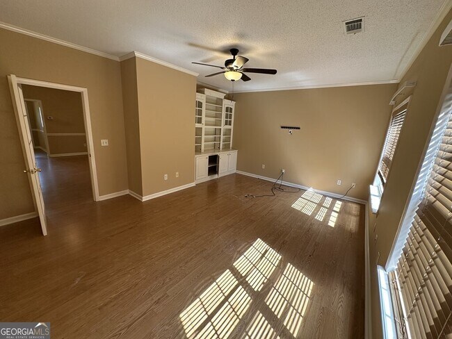 Foto del edificio - 650 Fairfield Dr