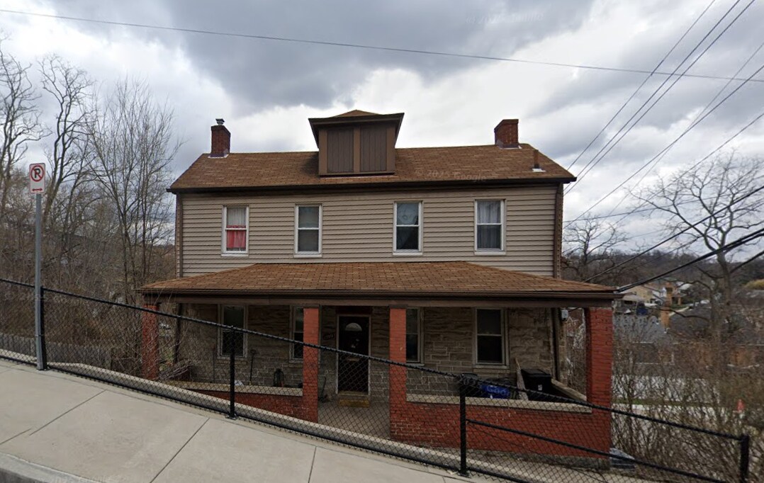 Primary Photo - 1599 Fallowfield Ave