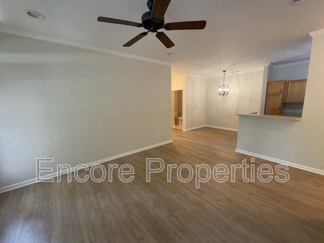 Foto del edificio - 800 W Savannah Rdg Rd