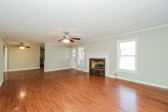 Foto del edificio - 302 Ridgedale Dr SE