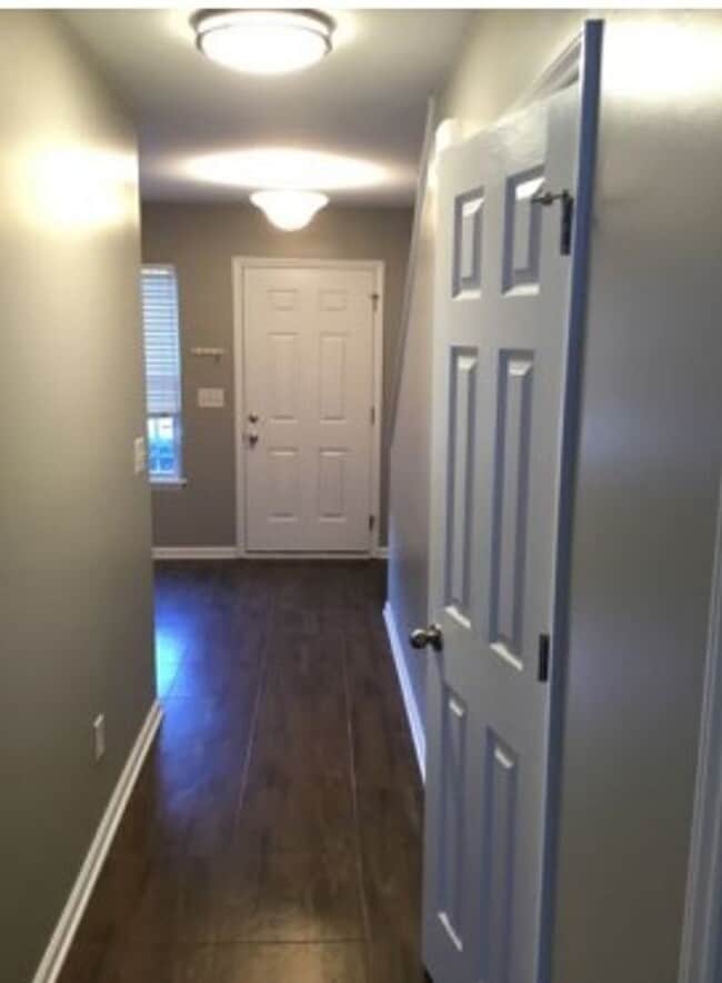 Foto del edificio - Townhome in great location!