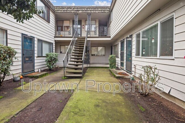 Foto del edificio - 8061 NE Flanders St