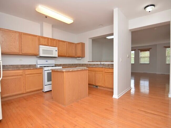 Foto del edificio - 4756 N Lamon Ave