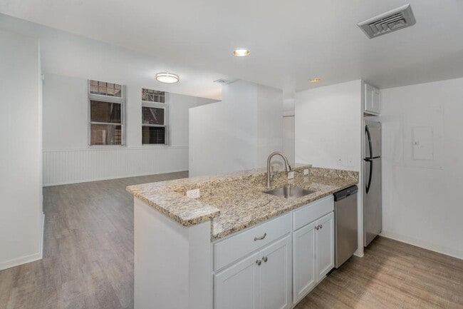 Building Photo - 133 W Locust St