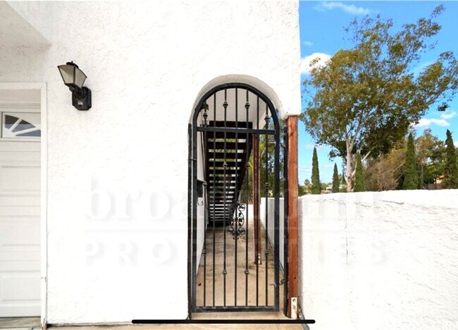 Foto del edificio - 1604 Montgomery Dr