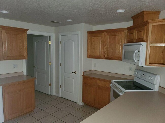 Building Photo - 1674 Nunnwood Ln