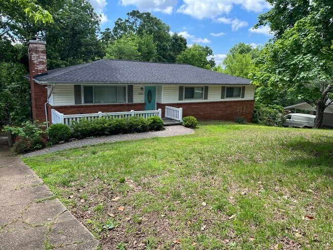 Foto del edificio - 5526 Crestview Dr