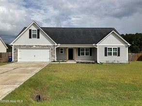 Building Photo - 313 Sunrose Dr