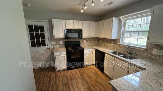 Foto del edificio - 243 W Pheasant Hill Dr