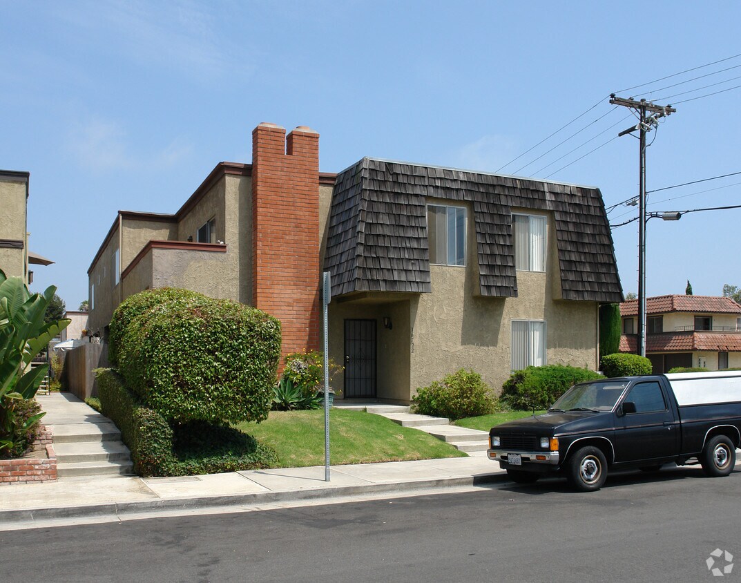Building Photo - 16722 Blanton St